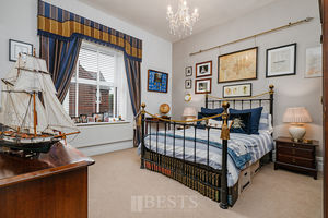 11 Weston Road